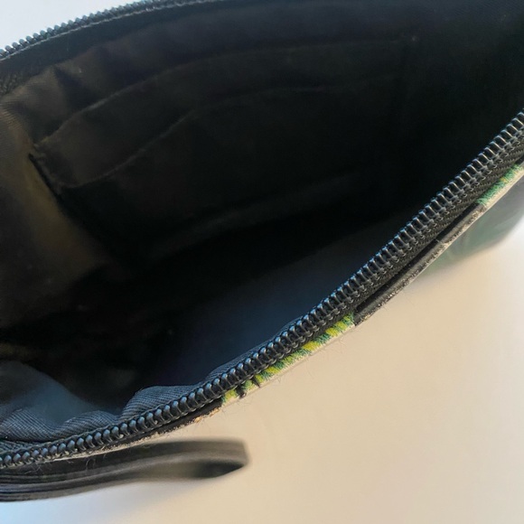 Victoria’s Secret tropical print wristlet - Picture 4 of 6